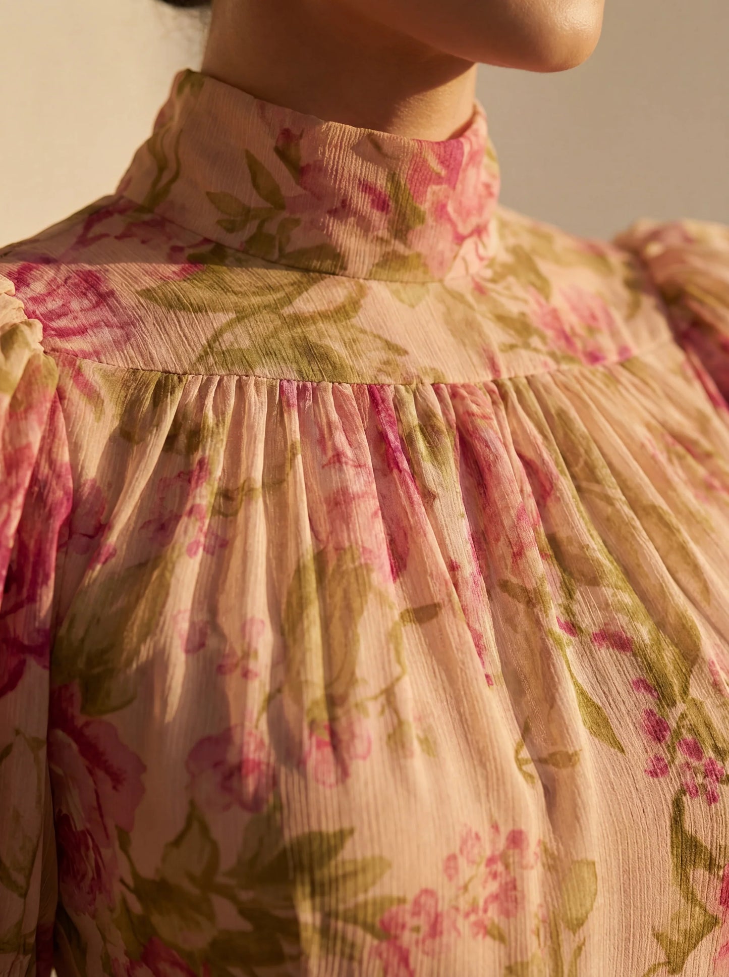 Rosario™ | Vestido largo con estampado vintage de rosas y mangas abullonadas