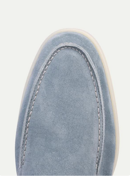 Mocasín de ante azul cielo
