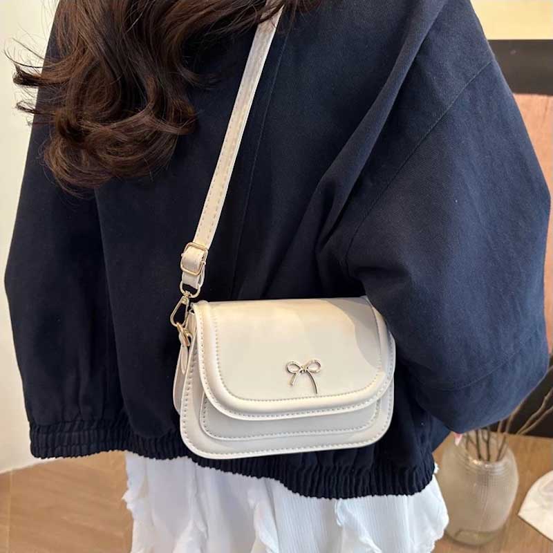 Mini bolso con lazo