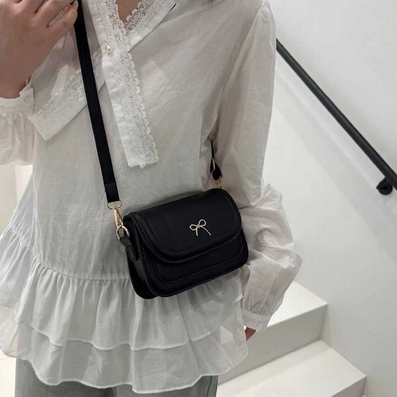 Mini bolso con lazo