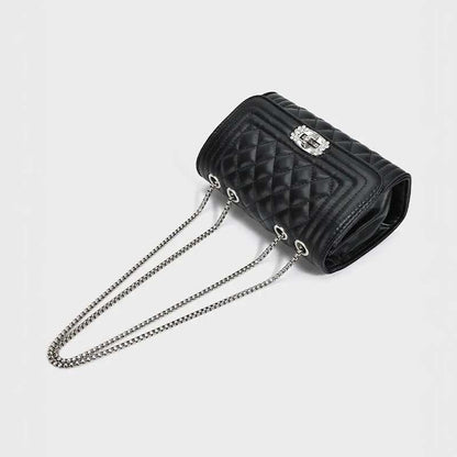 Bolso acolchado con cadena